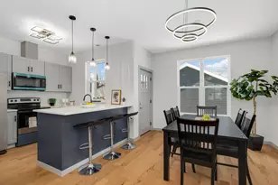 947 Earl St, Saint Paul, MN 55106 - Photo 7