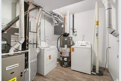 947 Earl Street, Saint Paul, MN 55106 - Photo 29