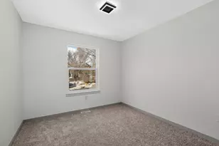 947 Earl St, Saint Paul, MN 55106 - Photo 23