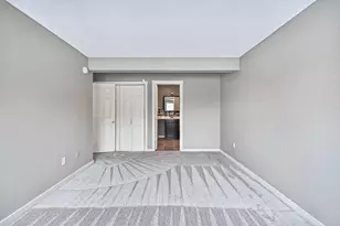 8940 Neill Lake Rd, Eden Prairie, MN 55347 - Photo 17