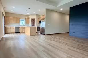 2555 Sutherland Dr, Worthington, MN 56187 - Photo 7