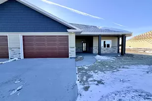 2555 Sutherland Dr, Worthington, MN 56187 - Photo 1