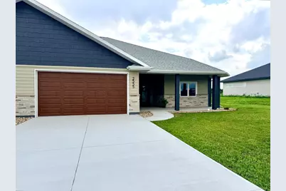 2555 Sutherland Dr, Worthington, MN 56187 - Photo 1