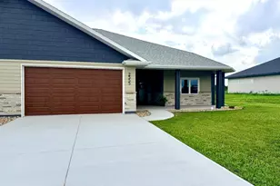 2555 Sutherland Dr, Worthington, MN 56187 - Photo 1