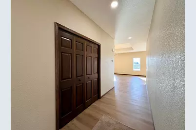 2555 Sutherland Dr, Worthington, MN 56187 - Photo 5