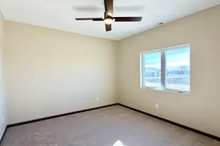 2555 Sutherland Dr, Worthington, MN 56187 - Photo 5