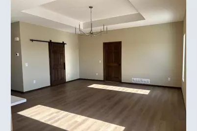 2555 Sutherland Dr, Worthington, MN 56187 - Photo 9