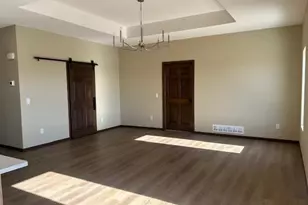 2555 Sutherland Dr, Worthington, MN 56187 - Photo 9