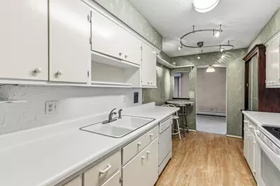 2710 Dale Street N #B307, Roseville, MN 55113 - Photo 9