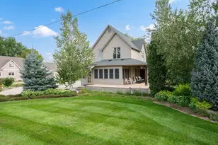 619 Portland Ct NE, Rochester, MN 55906 - Photo 3