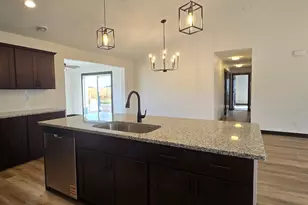 707 Council Ct, Ellendale, MN 56026 - Photo 5