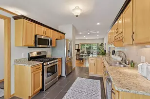 8410 Burlwood Dr, Chanhassen, MN 55317 - Photo 7