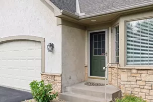 8410 Burlwood Dr, Chanhassen, MN 55317 - Photo 3