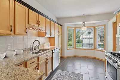 8410 Burlwood Drive, Chanhassen, MN 55317 - Photo 9