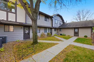 13463 Zenith Ln, Eden Prairie, MN 55346 - Photo 3