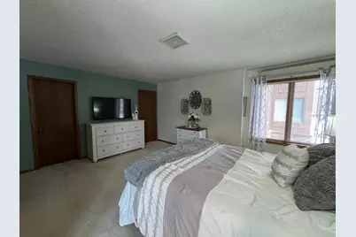 415 S 4th Street #C1, Marshall, MN 56258 - Photo 17