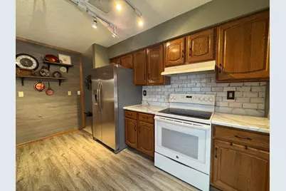 415 S 4th Street #C1, Marshall, MN 56258 - Photo 11