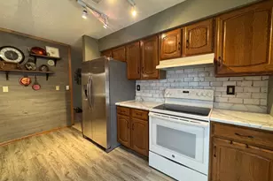 415 S 4th St, Marshall, MN 56258 - Photo 11