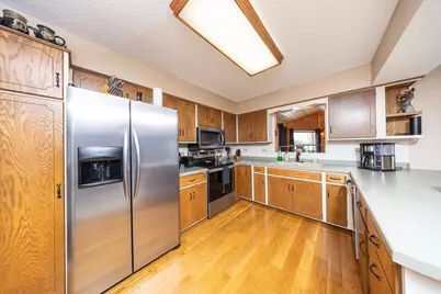 225 Cardinal Lane, Chaska, MN 55318 - Photo 3