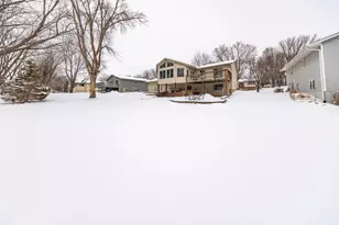 225 Cardinal Ln, Chaska, MN 55318 - Photo 19