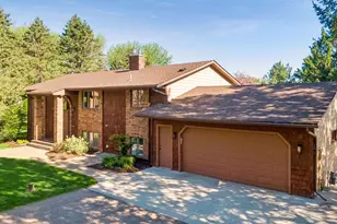 7 Doral Rd, Dellwood, MN 55110 - Photo 5