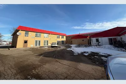 1923 Dover Street, Worthington, MN 56187 - Photo 3