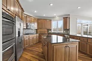 12424 Princeton Ave, Eden Prairie, MN 55347 - Photo 25