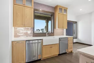 6490 Selkirk Dr S, Fargo, ND 58104 - Photo 11