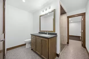 6490 Selkirk Dr S, Fargo, ND 58104 - Photo 59