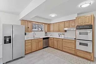 19 Mission Ln, Bloomington, MN 55420 - Photo 5