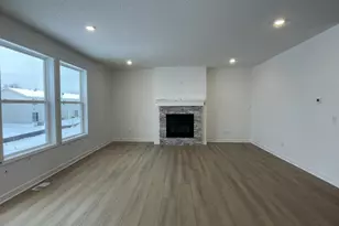 2471 Tyrone Dr, Shakopee, MN 55379 - Photo 3