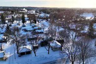 926 N Aurdal Ave, Fergus Falls, MN 56537 - Photo 5