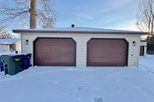 926 N Aurdal Ave, Fergus Falls, MN 56537 - Photo 3
