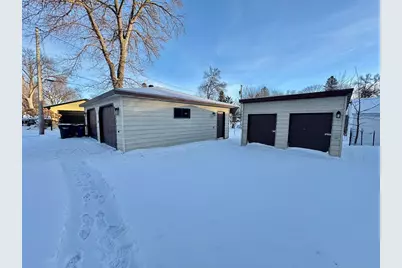 926 N Aurdal Avenue, Fergus Falls, MN 56537 - Photo 3