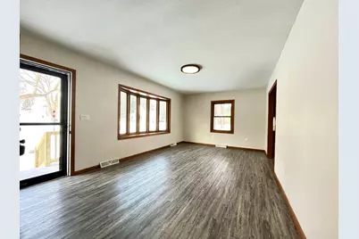 926 N Aurdal Avenue, Fergus Falls, MN 56537 - Photo 9