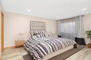 10935 Oregon Ave S, Bloomington, MN 55438 - Photo 13