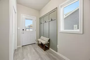 413 Hampton Dr W, Moorhead, MN 56560 - Photo 9