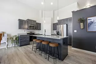 413 Hampton Dr W, Moorhead, MN 56560 - Photo 15