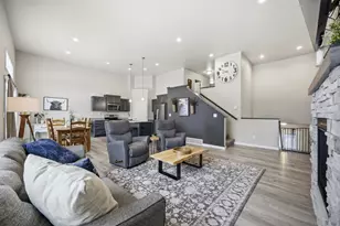 413 Hampton Dr W, Moorhead, MN 56560 - Photo 11