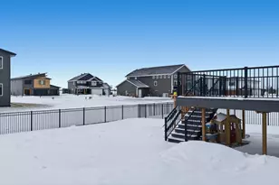 413 Hampton Dr W, Moorhead, MN 56560 - Photo 43