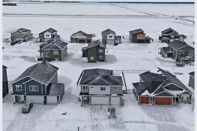 413 Hampton Drive W, Moorhead, MN 56560 - Photo 47