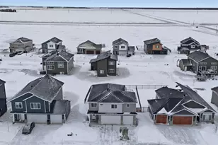 413 Hampton Dr W, Moorhead, MN 56560 - Photo 47