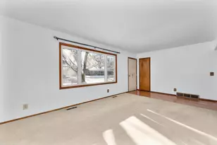 550 Roland St, Chippewa Falls, WI 54729 - Photo 9