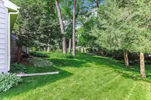 1611 Sumter Ave N, Golden Valley, MN 55427 - Photo 29