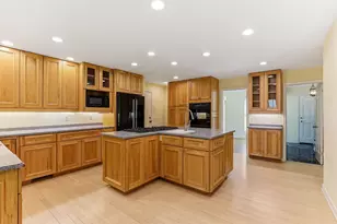 1611 Sumter Ave N, Golden Valley, MN 55427 - Photo 3