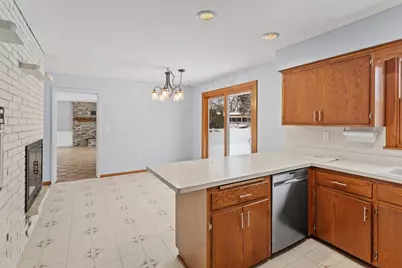 3840 Leslee Curve, Chanhassen, MN 55331 - Photo 7