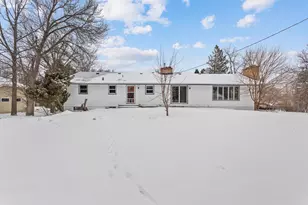 3840 Leslee Curve, Chanhassen, MN 55331 - Photo 29