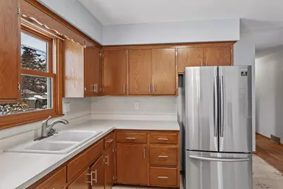 3840 Leslee Curve, Chanhassen, MN 55331 - Photo 9