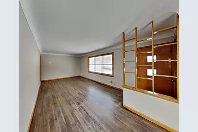 2092 Bush Avenue E, Saint Paul, MN 55119 - Photo 3