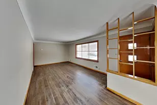 2092 Bush Ave E, Saint Paul, MN 55119 - Photo 3
